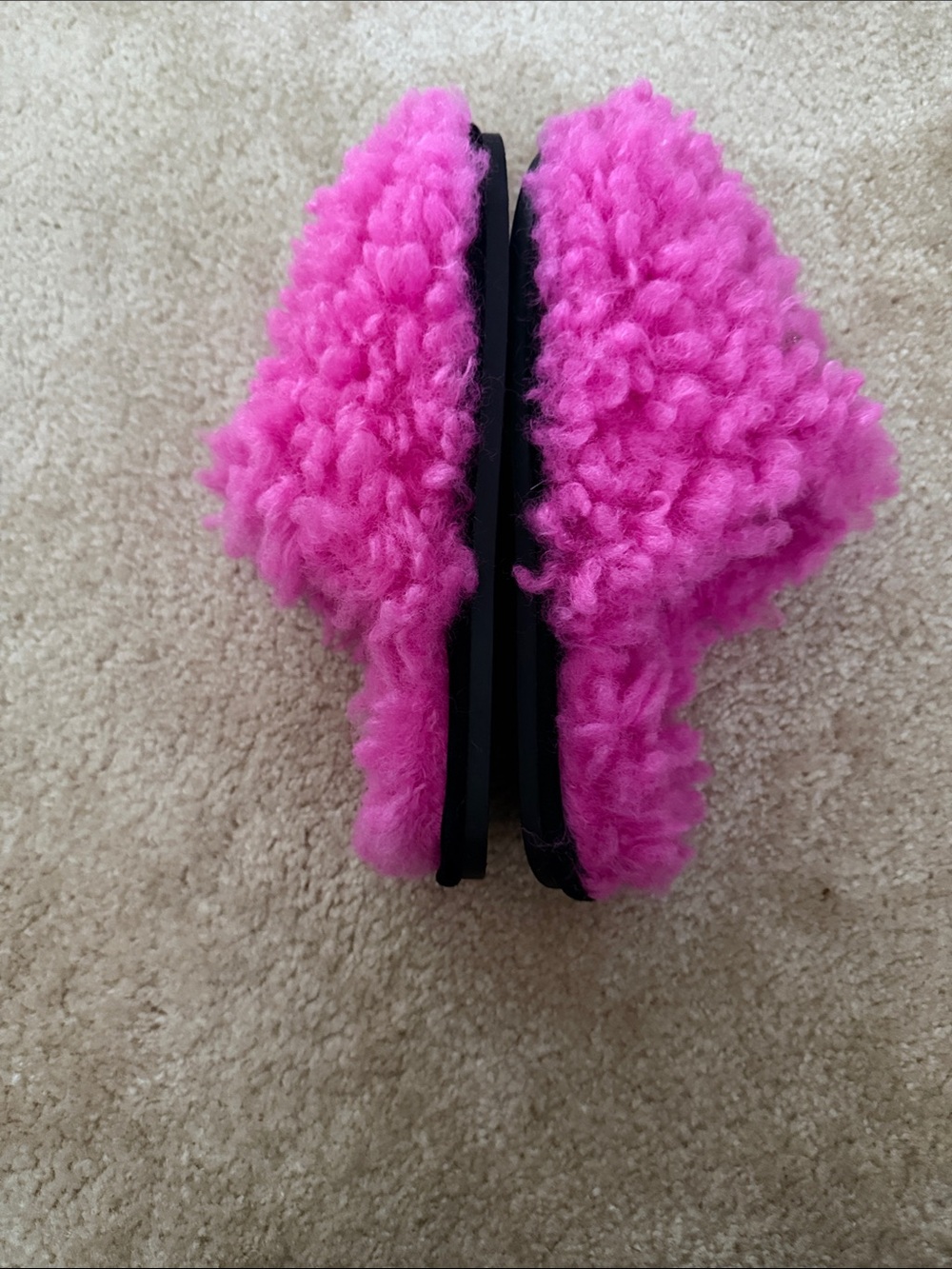 Kurt Geiger Hot Pink Fuzzy Slippers with Gold Eagle Accent. Size 40. New other - Picture 11 of 13